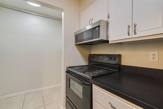 2628 N Ann Arbor Avenue 102, Oklahoma City, OK 73127