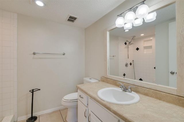 2628 N Ann Arbor Avenue 102, Oklahoma City, OK 73127