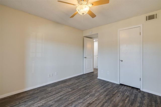 2628 N Ann Arbor Avenue 102, Oklahoma City, OK 73127