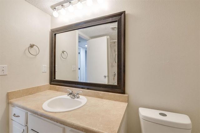 2628 N Ann Arbor Avenue 102, Oklahoma City, OK 73127