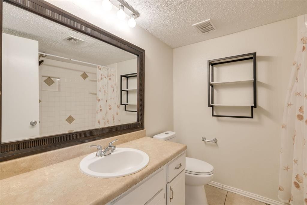 Image 32 of property listing at 2628 N Ann Arbor Avenue 102, Oklahoma City, OK 73127