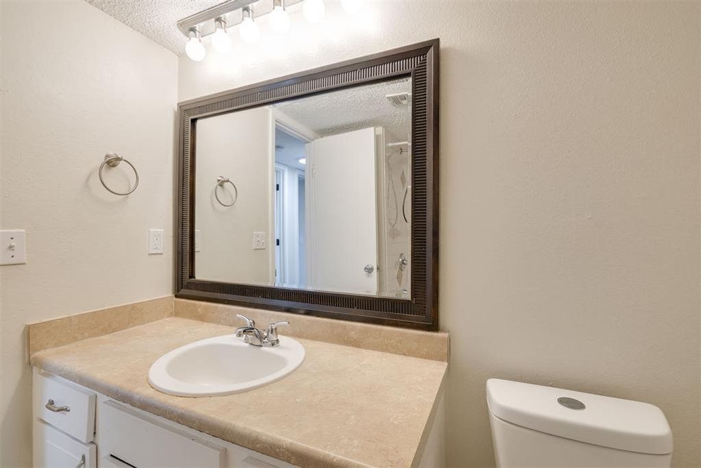 Image 33 of property listing at 2628 N Ann Arbor Avenue 102, Oklahoma City, OK 73127