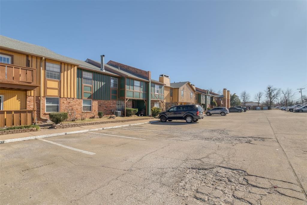 Image 37 of property listing at 2628 N Ann Arbor Avenue 102, Oklahoma City, OK 73127