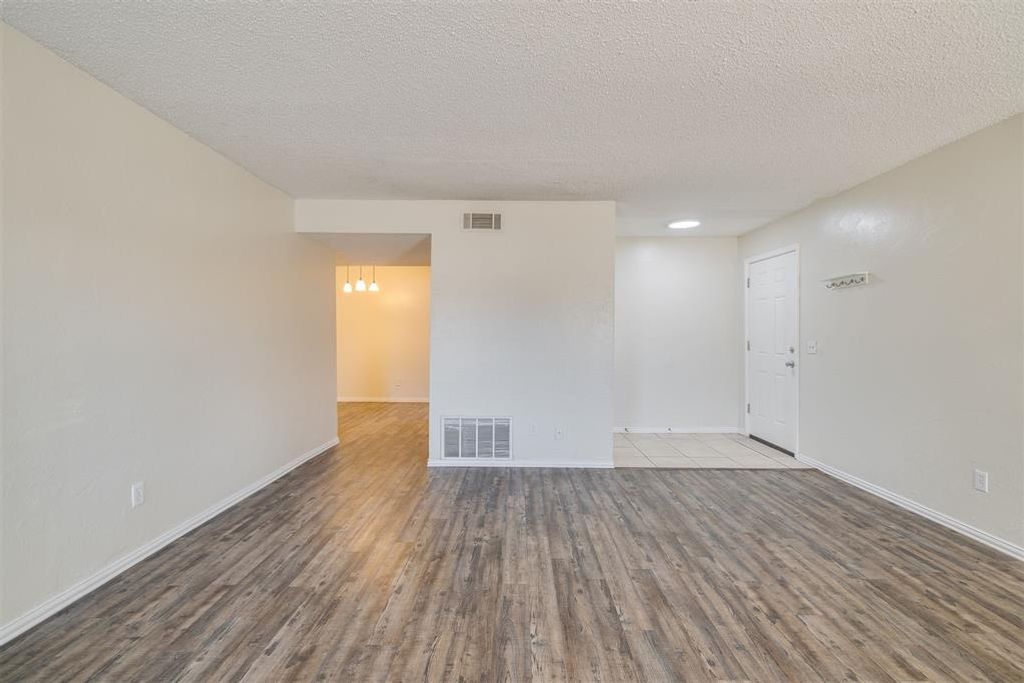 Image 7 of property listing at 2628 N Ann Arbor Avenue 102, Oklahoma City, OK 73127