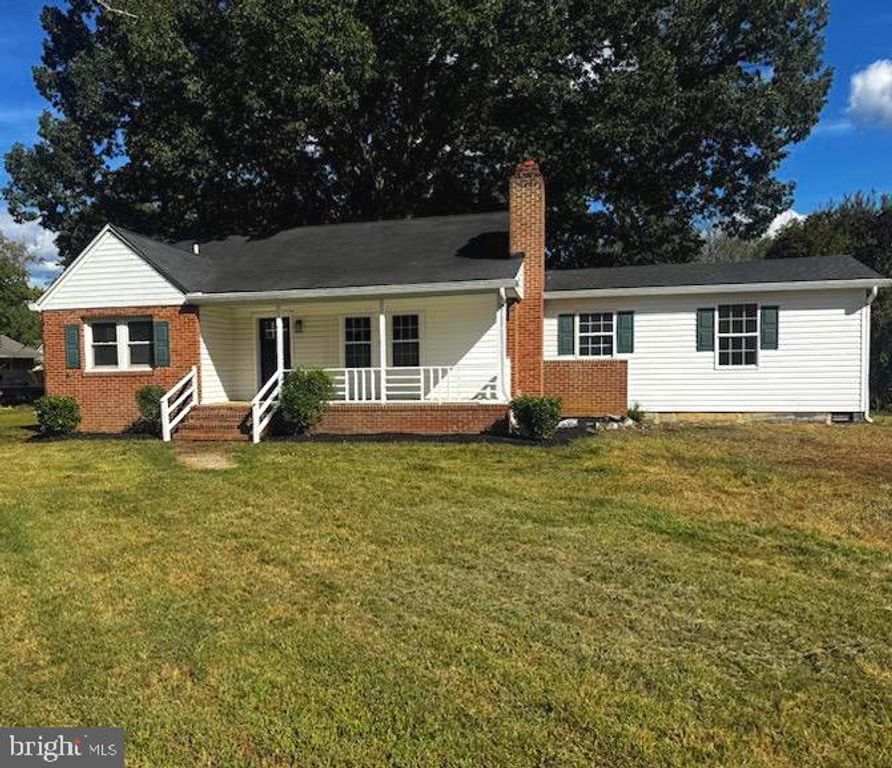 Image 13 of property listing at 906 WASHINGTON AVE, La Plata, MD 20646