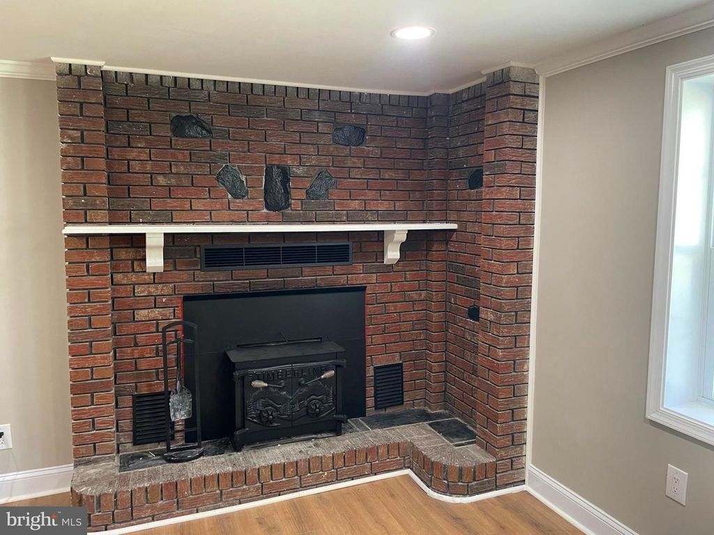 Image 2 of property listing at 906 WASHINGTON AVE, La Plata, MD 20646