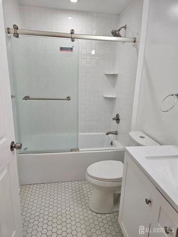 21 Brighton Way, North Brunswick, NJ 08902