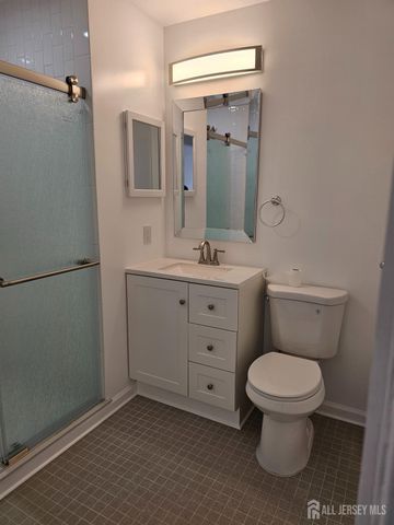 21 Brighton Way, North Brunswick, NJ 08902