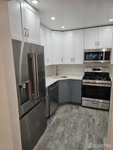 21 Brighton Way, North Brunswick, NJ 08902