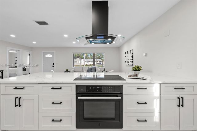 105 12th St SW, Other City - In The State Of Florida, FL 33570
