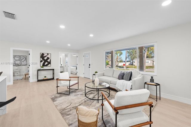 105 12th St SW, Other City - In The State Of Florida, FL 33570
