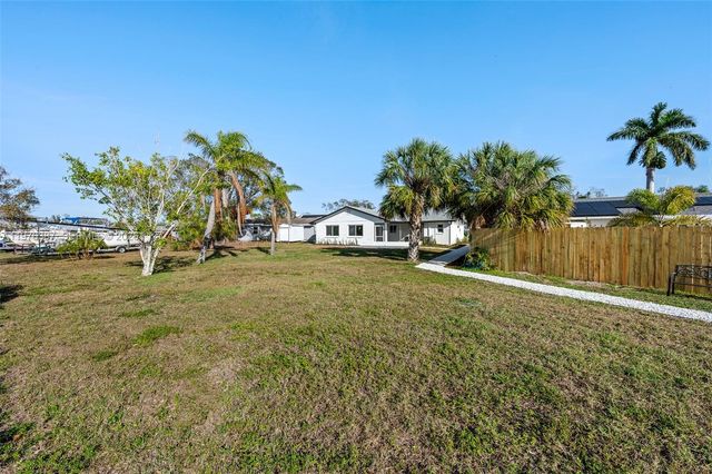 105 12th St SW, Other City - In The State Of Florida, FL 33570
