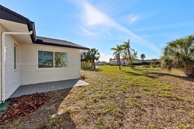 105 12th St SW, Other City - In The State Of Florida, FL 33570