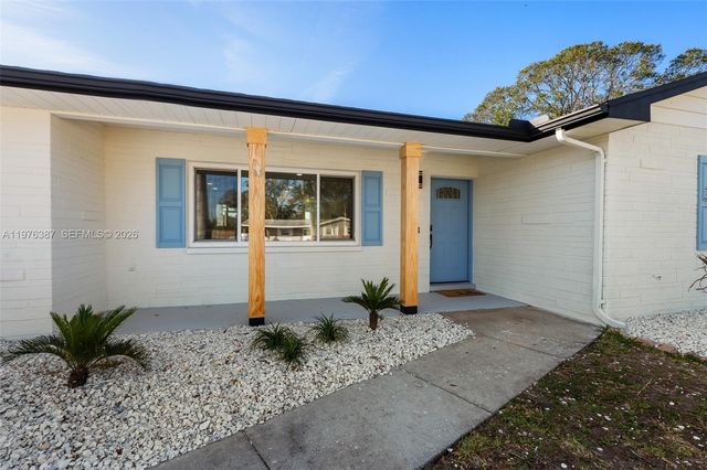 105 12th St SW, Other City - In The State Of Florida, FL 33570