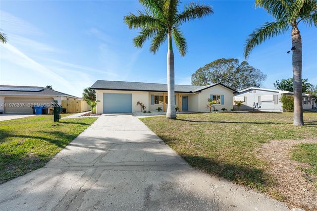 105 12th St SW, Other City - In The State Of Florida, FL 33570