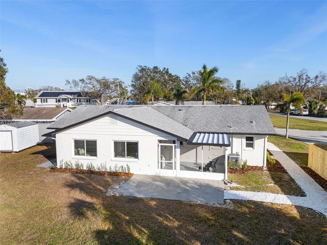 105 12th St SW, Other City - In The State Of Florida, FL 33570