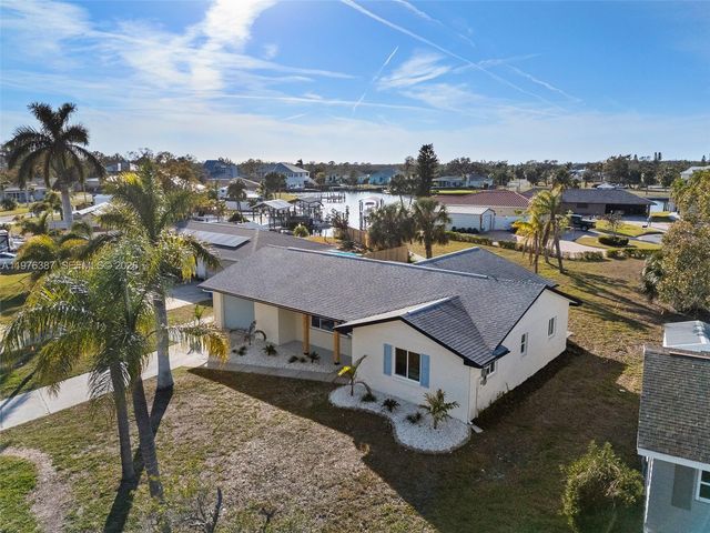 105 12th St SW, Other City - In The State Of Florida, FL 33570
