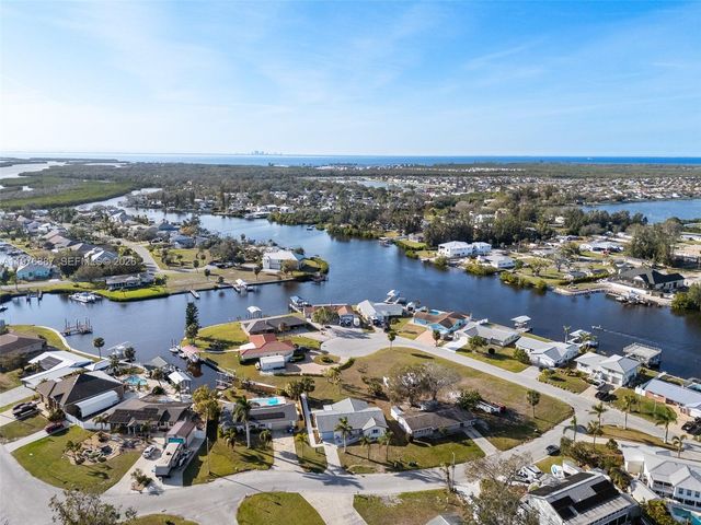 105 12th St SW, Other City - In The State Of Florida, FL 33570