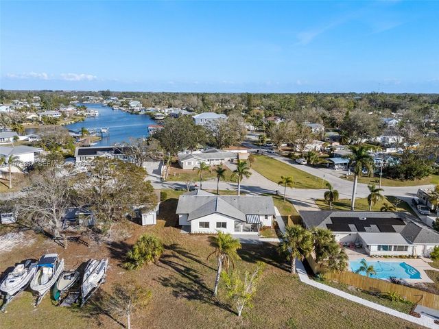 105 12th St SW, Other City - In The State Of Florida, FL 33570