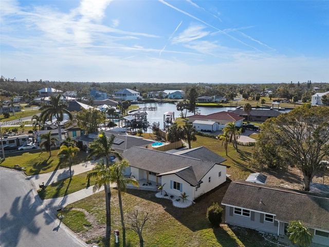 105 12th St SW, Other City - In The State Of Florida, FL 33570