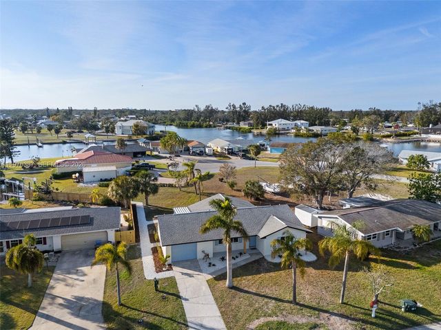 105 12th St SW, Other City - In The State Of Florida, FL 33570