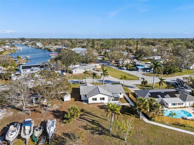 105 12th St SW, Other City - In The State Of Florida, FL 33570