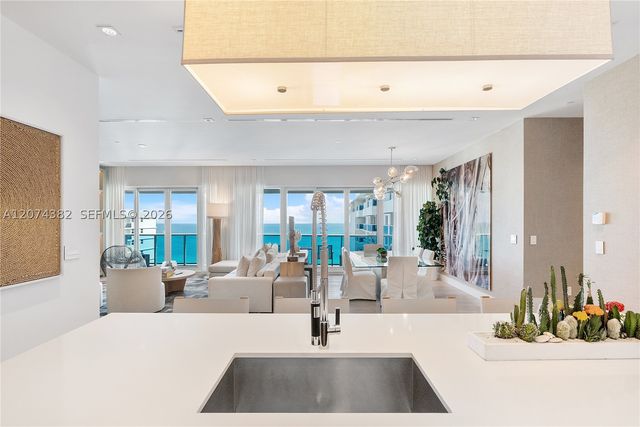 102 24th St PH-1612, Miami Beach, FL 33139