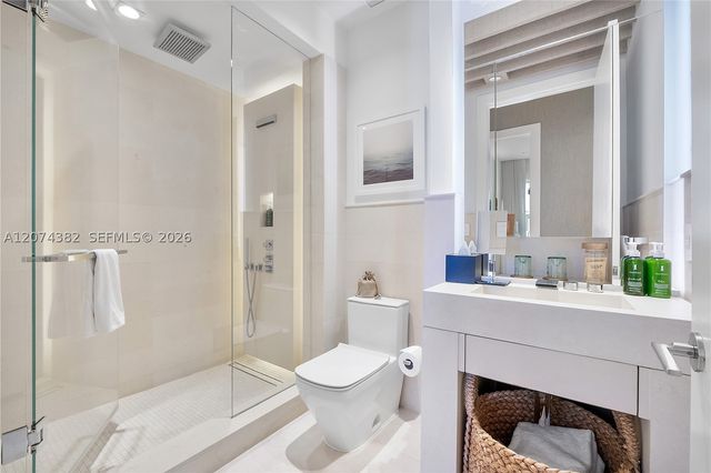 102 24th St PH-1612, Miami Beach, FL 33139