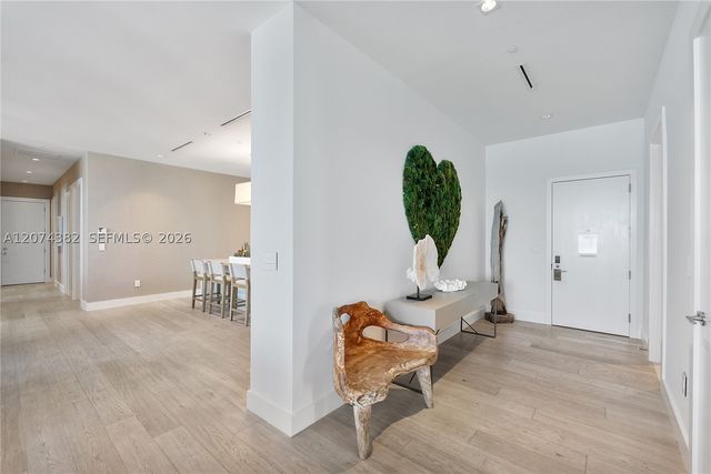 102 24th St PH-1612, Miami Beach, FL 33139