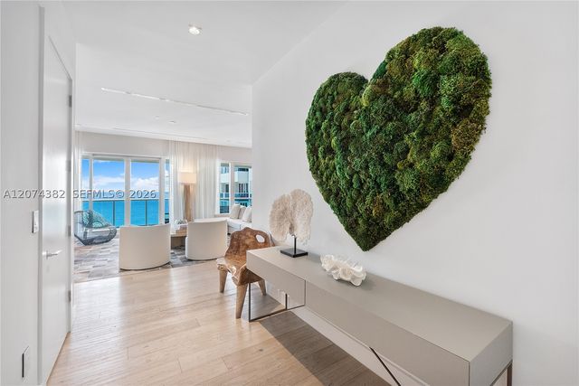 102 24th St PH-1612, Miami Beach, FL 33139