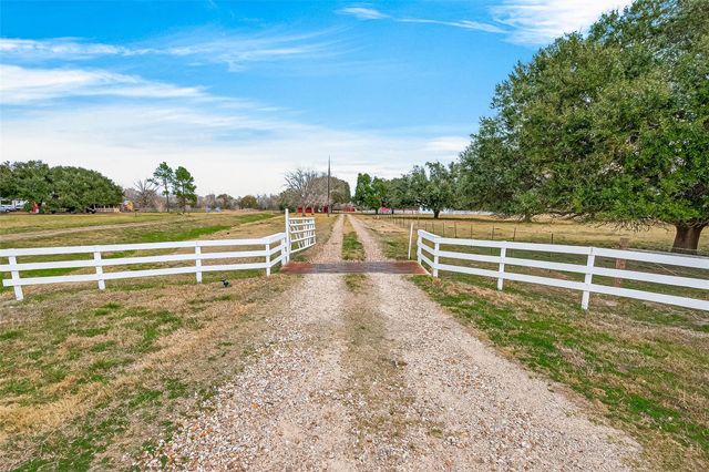 1603 Blase Road, Rosenberg, TX 77471