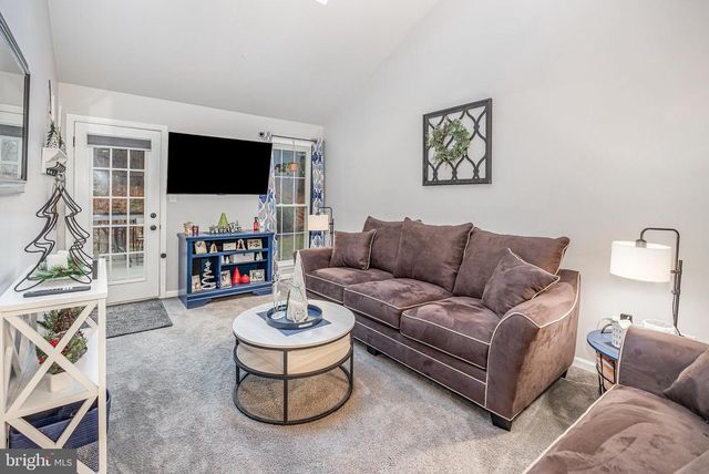 7711 J L MOYER CT, Harrisburg, PA 17112