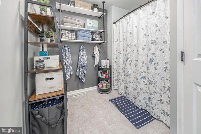 7711 J L MOYER CT, Harrisburg, PA 17112