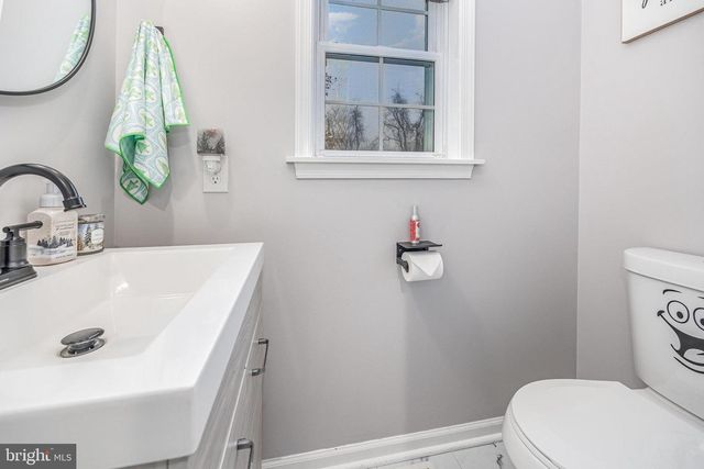 7711 J L MOYER CT, Harrisburg, PA 17112