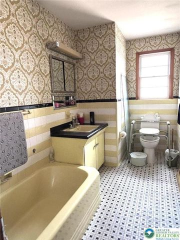 1705 East Cedar Street, Allentown City, PA 18109