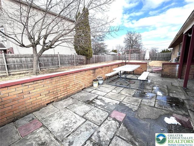 1705 East Cedar Street, Allentown City, PA 18109