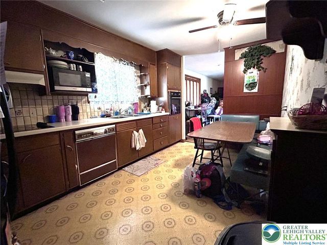 1705 East Cedar Street, Allentown City, PA 18109