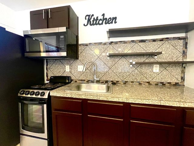 307 E Mitchell Street F, Arlington, TX 76010