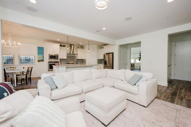 1671 E Bella Fiore Drive, Fresno, CA 93730