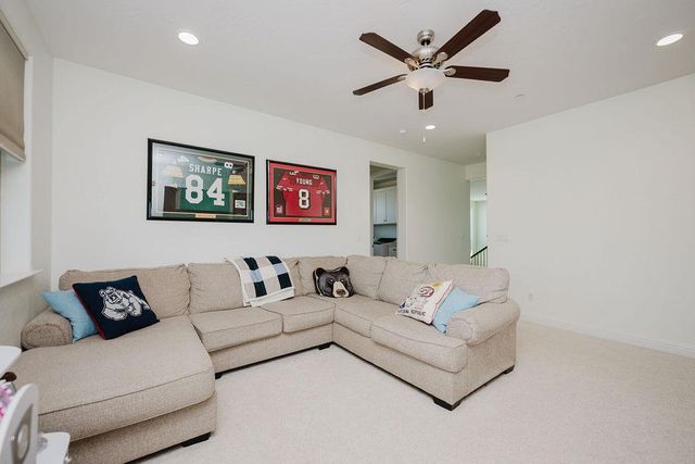 1671 E Bella Fiore Drive, Fresno, CA 93730