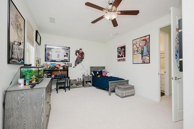 1671 E Bella Fiore Drive, Fresno, CA 93730