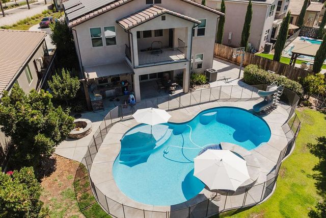 1671 E Bella Fiore Drive, Fresno, CA 93730
