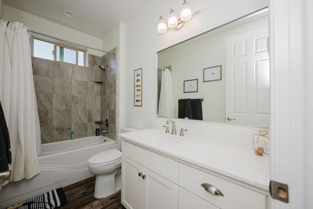 1671 E Bella Fiore Drive, Fresno, CA 93730