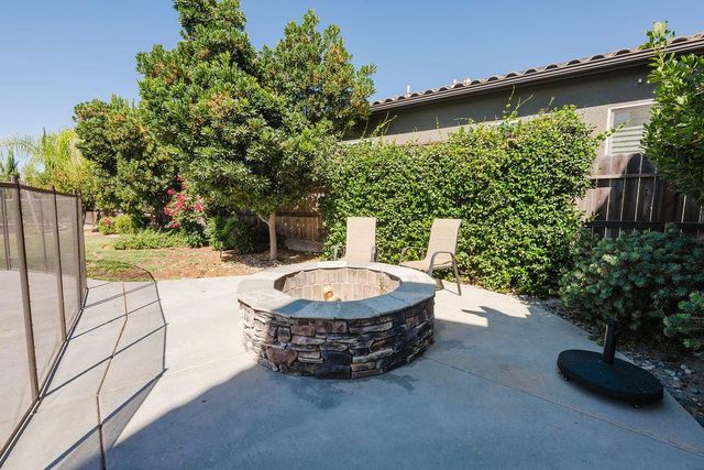 1671 E Bella Fiore Drive, Fresno, CA 93730