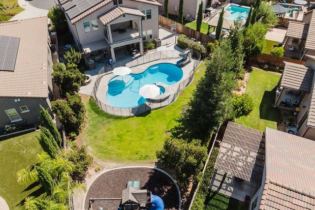 1671 E Bella Fiore Drive, Fresno, CA 93730