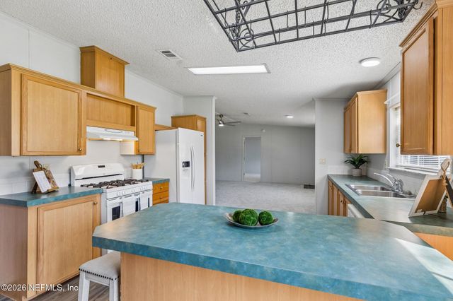 1860 FOREST Boulevard, Jacksonville, FL 32246