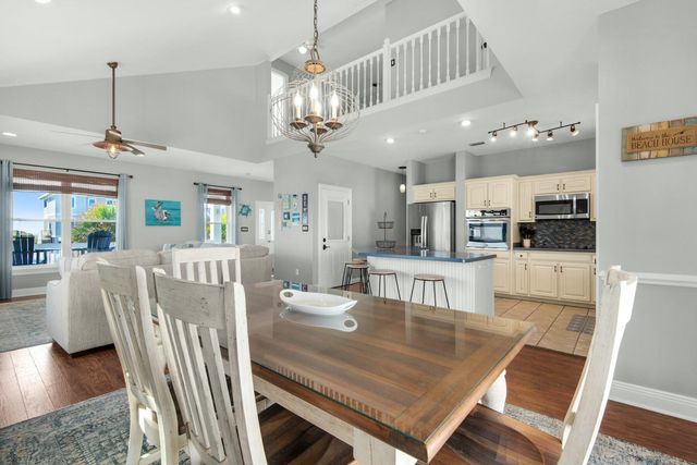 7646 Gulf Boulevard, Navarre, FL 32566