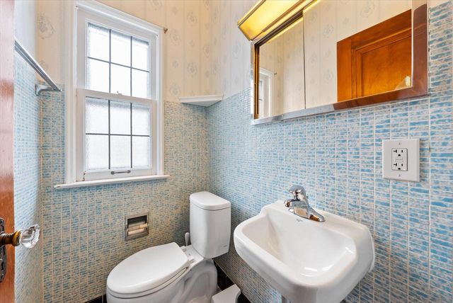 402 N 74th STREET, Milwaukee, WI 53213