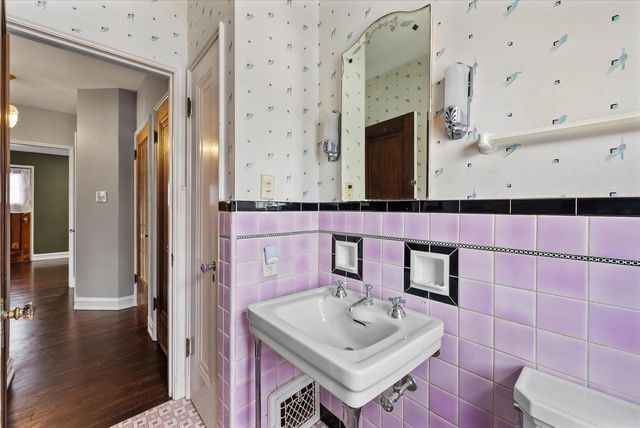 402 N 74th STREET, Milwaukee, WI 53213