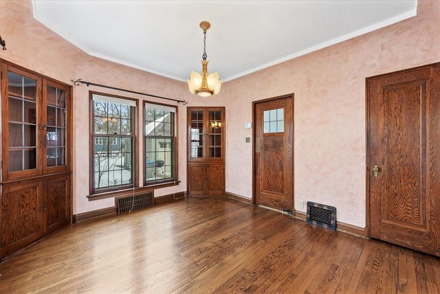 402 N 74th STREET, Milwaukee, WI 53213